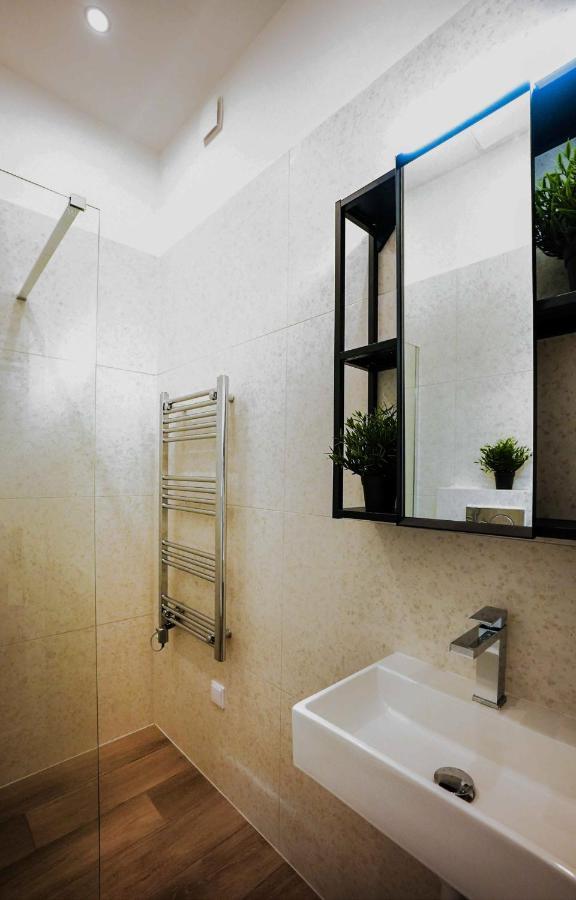 Greenlight Gallery By Newave Apartments Budapest Bagian luar foto